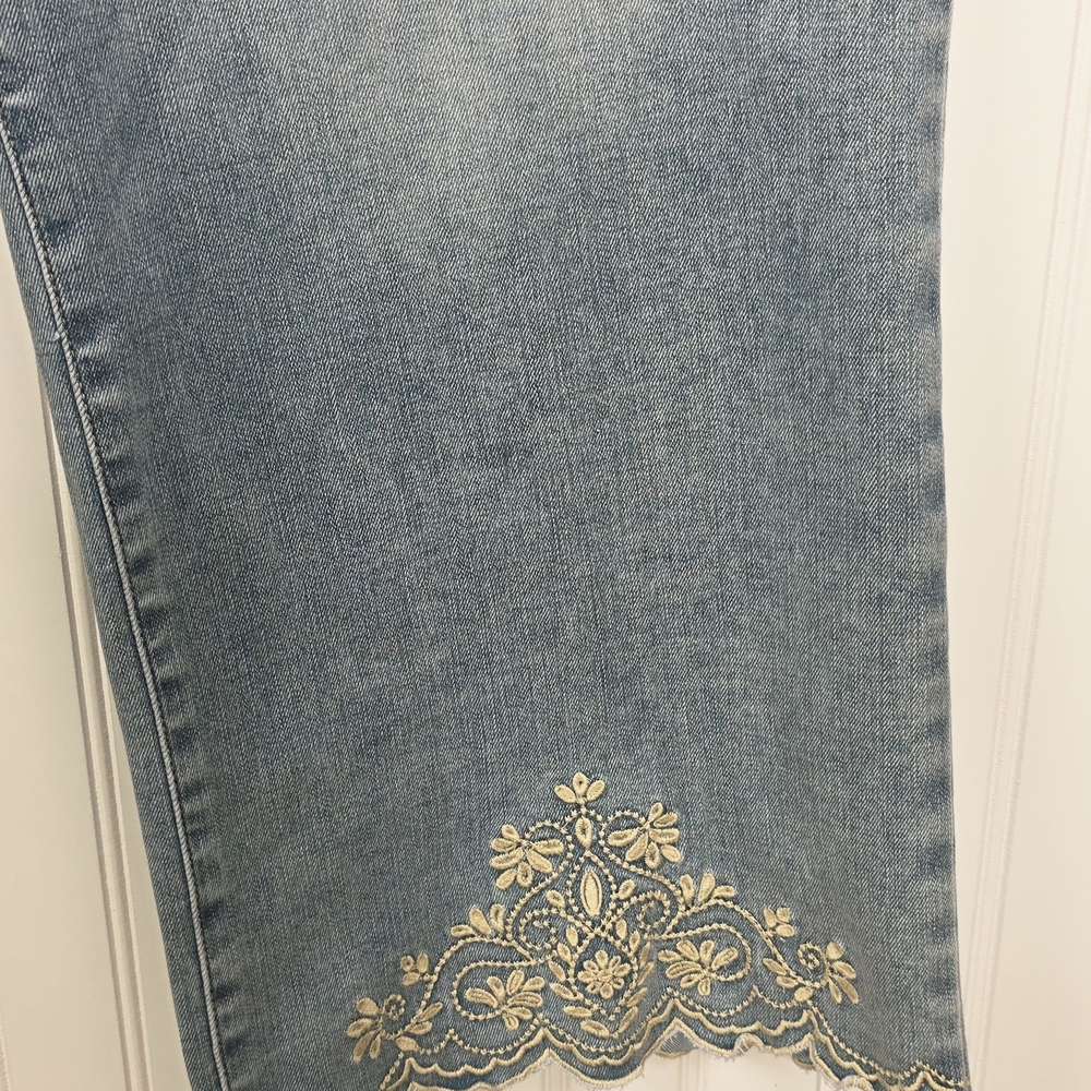 Democracy Cropped Embroidery Jeans Scallop Hem Size 24W - Picture 6 of 16